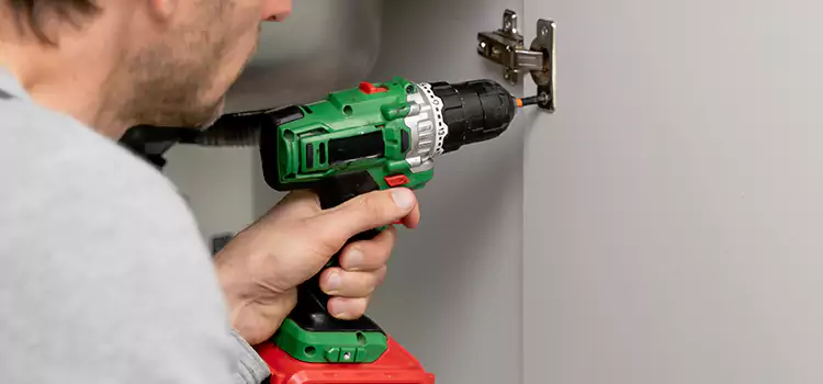 Commercial Door Hinge Repair Sherbrooke