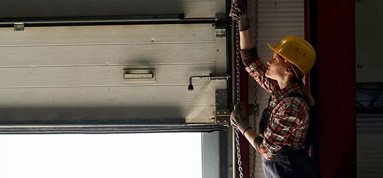 Addressing Common Garage Door Stoppage Issues in Sherbrooke, QC